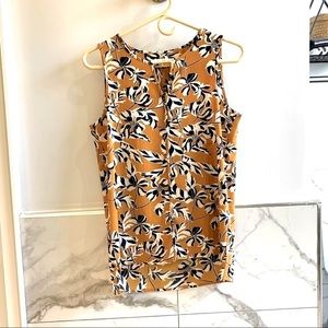 C&E Floral Tank Too.  Flowy Styling.  Keyhole Detail. Size Small.